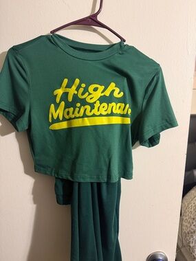 High Maintenance Green & Yellow Girls' Cropped Tee